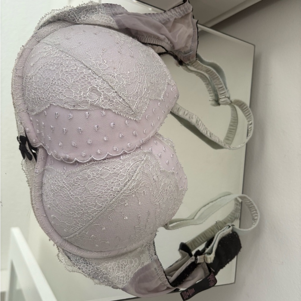 Elegant Lace Underwire Bra - White